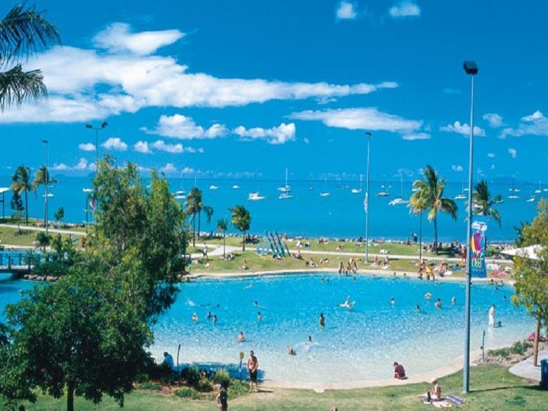 A Pousada Backpackers By The Bay Airlie Beach Exterior foto
